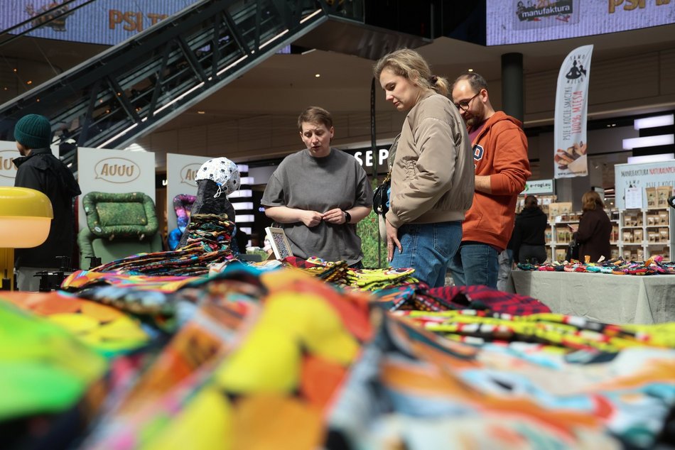 Łódź. Psi Targ w Manufakturze w Łodzi. Każdy miłośnik czworonogów znajdzie tu coś dla siebie