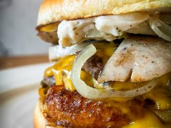 Łódź. Zalewajkowy burger w restauracji SmaszMi