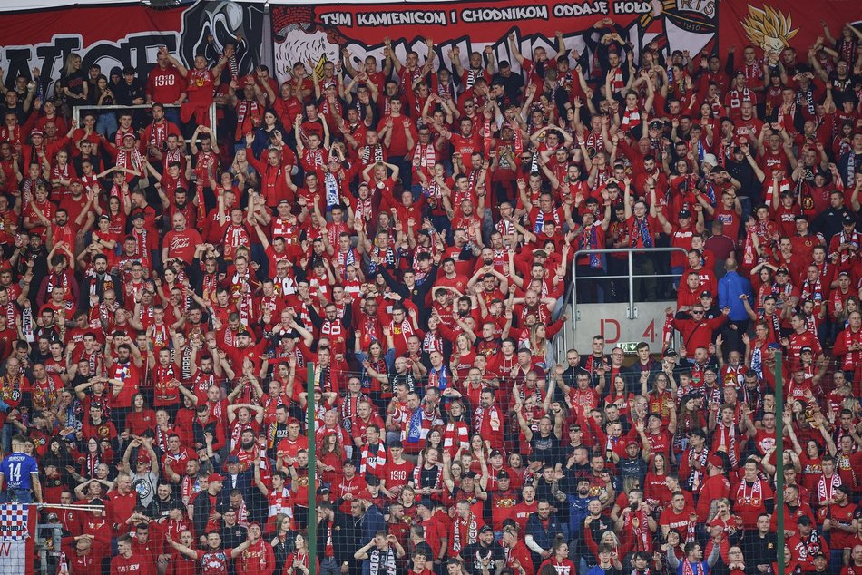 Kibice Widzewa Łódź na trybunach podczas meczu z Górnikiem Zabrze