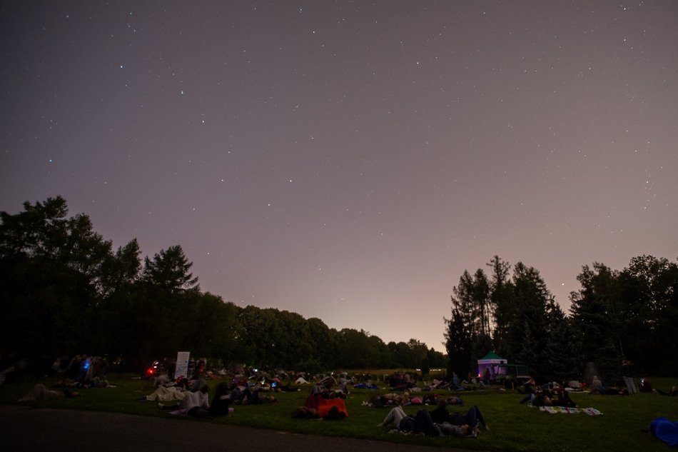 Zorza i spadające Perseidy nad Łodzią