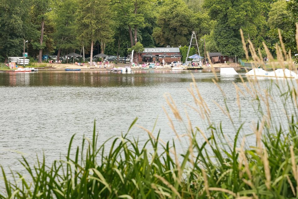 Łódź. Cisza i spokój na Stawach Stefańskiego w Łodzi. Idealne miejsce na niedzielne popołudnie