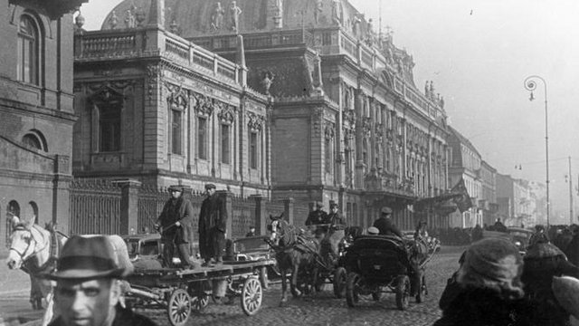 Łódź 100 lat temu. Zobacz fotografie prosto z zatłoczonych ulic i targowisk [ZDJĘCIA]
