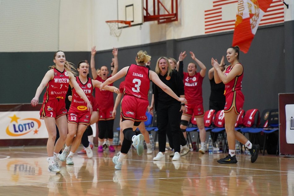 Koszykarskie derby Łodzi dla Widzewa Łódź! Półfinał strefy play-off przedłużony