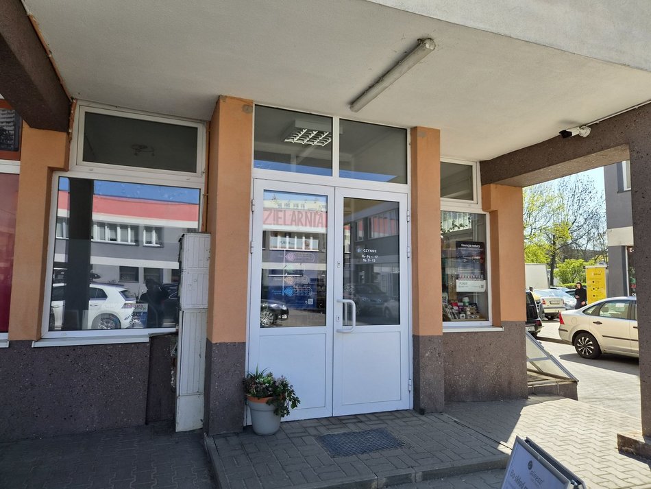 Łódź. Pionier na Dąbrowie. Sklep z kawą, zielarnia, zoologiczny, sale na imprezy