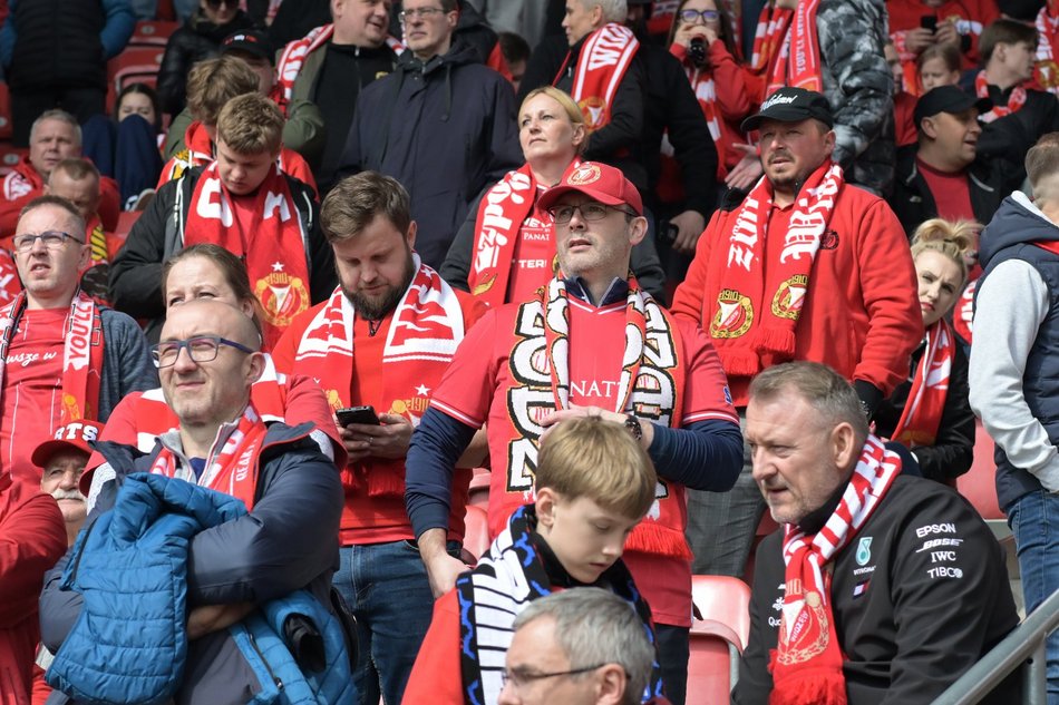 Łódź. Kibice na meczu Widzew Łódź - Bruk-Bet Termalica Nieciecza. Byłeś/aś? Znajdź się w galerii!