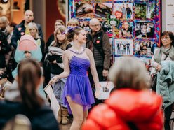 Łódź. WOŚP 2025 w Łodzi. Wioska Wikingów, pokazy taneczne i cosplay w Manufakturze