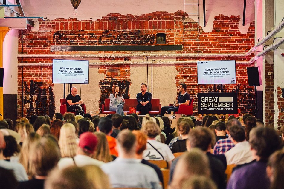 Panel dyskusyjny podczas festiwalu Great September