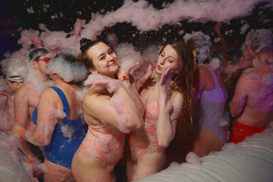 Łódź. Pink Party w Aquaparku Fala. To najbardziej różowa impreza w Łodzi