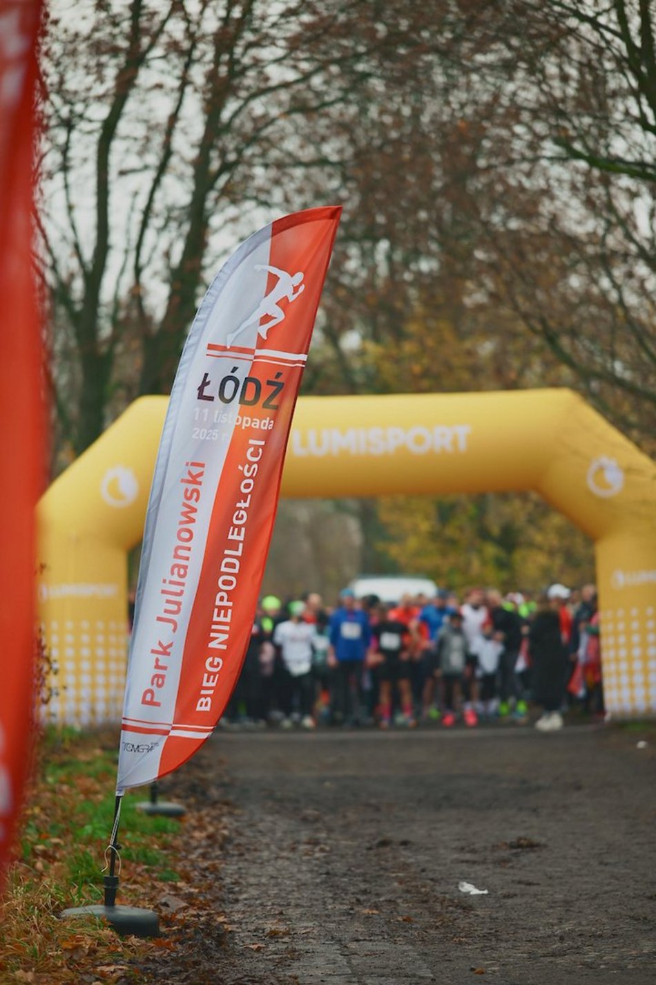 Łódź. Bieg Niepodległości w parku Julianowskim