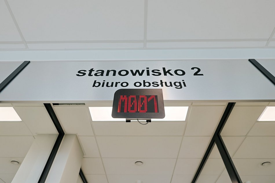 Łódź. Nowy Wydział Ksiąg Wieczystych gotowy. Kryje ponad 40 kilometrów półek