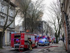 dym z pożaru w mieście