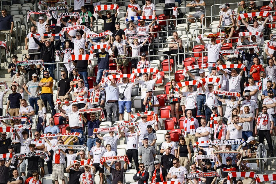 Kibice na meczu ŁKS Łódź z GKS Tychy. Odnajdź się w naszej galerii