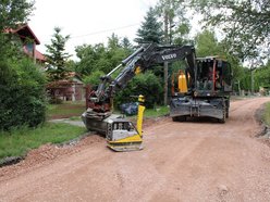 Łódź. Remont Bałtyckiej w Łodzi rozpoczęty. Betonowe płyty zastąpią drogę gruntową
