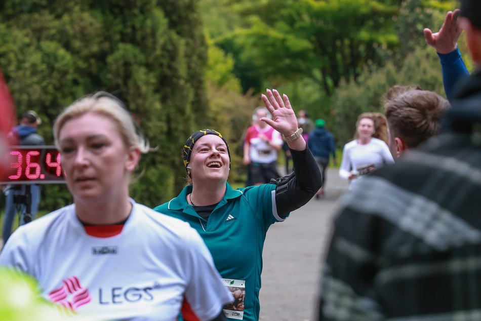 Łódź. Botaniczna Piątka. Setki łodzian pobiegły w Ogrodzie Botanicznym w Łodzi