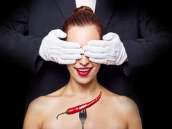 Łódź. Kolacja w ciemności