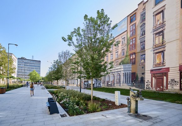 Łódź. Namiot Pełen Wsparcia w pasażu Schillera w Łodzi. Specjaliści pomogą osobom w potrzebie 