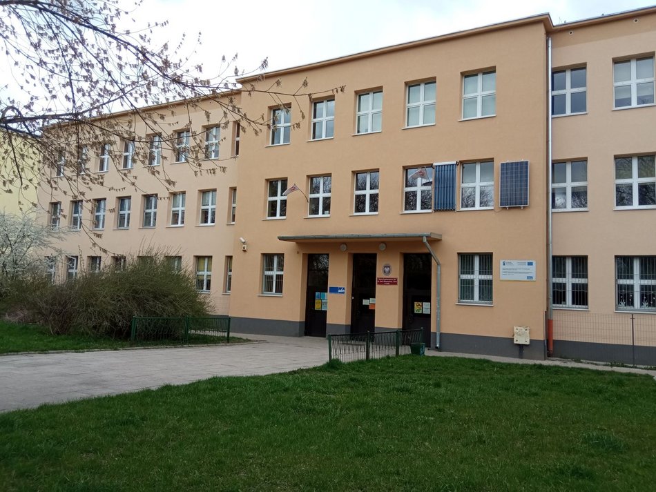 Łódź. Szkoła Podstawowa nr 153 w Łodzi to wzór! Sukcesy naukowe, inwestycje i wyjątkowa społeczność