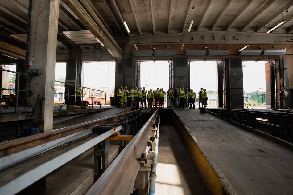 Łódź. 602. Urodziny Łodzi dla fanów tramwajów. Zwiedzanie zajezdni i zabytkowe pojazdy