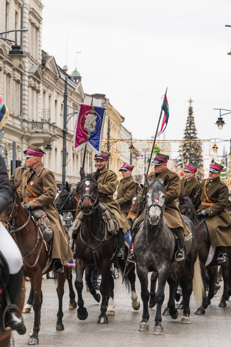 Łódź. WOŚP 2025 w Łodzi. Wielka Szarża przeszła Piotrkowską. Co za widok!