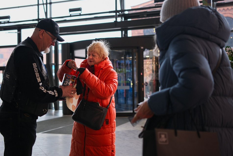 Łódź. WOŚP 2026 w Łodzi wystartował w Manufakturze! Zobacz te wspaniałe motocykle i bolidy