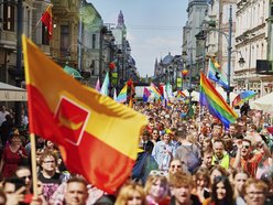 Uczestnicy Marszu Równości na ulicach Łodzi