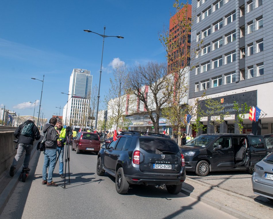 Protest rolników pod Urzędem Marszałkowskim w Łodzi