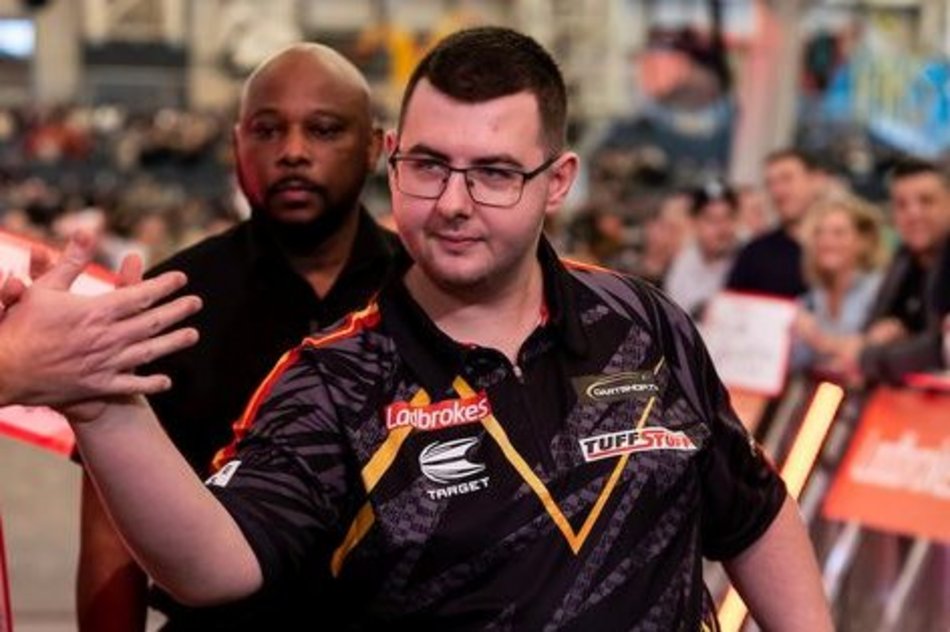 Łodzianin podbija świat darta. Poznaj historię Sebastiana Białeckiego