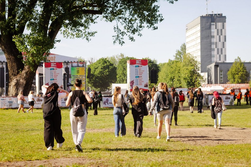 Łódź. Tłumy na Juwenaliach 2026 w Łodzi. Byłeś/aś pierwszego dnia? Znajdź się na zdjęciach!