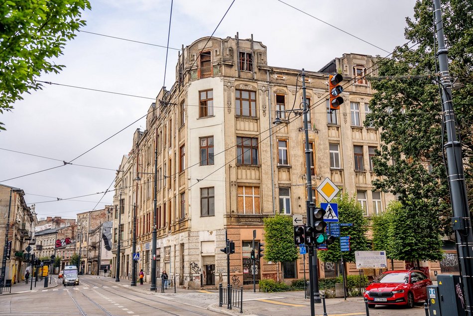 Ruina przy Gdańskiej w Łodzi do remontu! Narożna kamienica zyska nowe życie