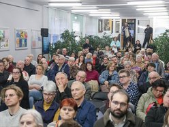 Łódź. Kolej Dużych Prędkości w Łodzi. Pełna sala na spotkaniu z inwestorem i wykonawcą