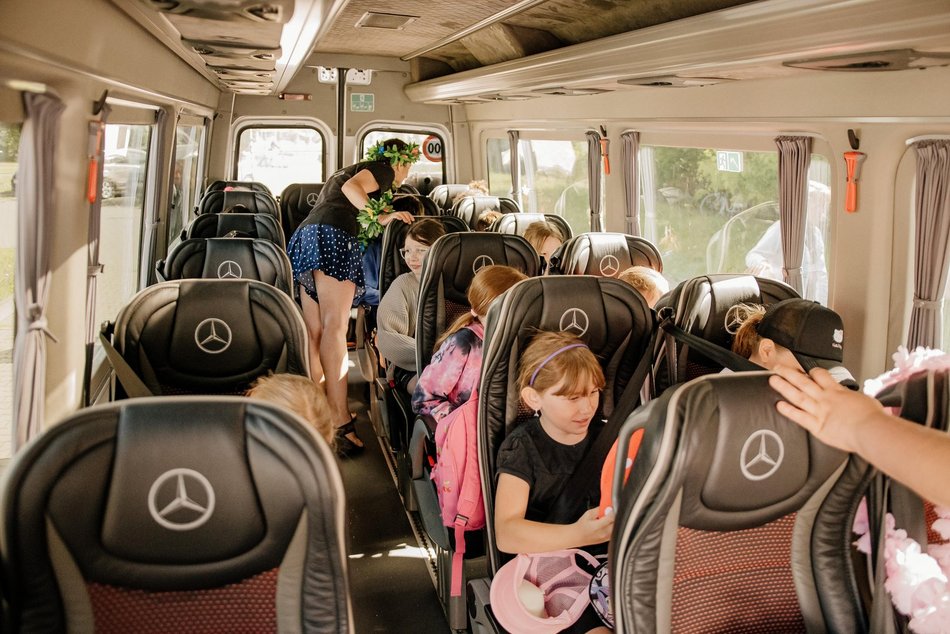 Dzieci z Łodzi wyjechały na kolonie do Grotnik. Pierwszy turnus rozpoczęty!