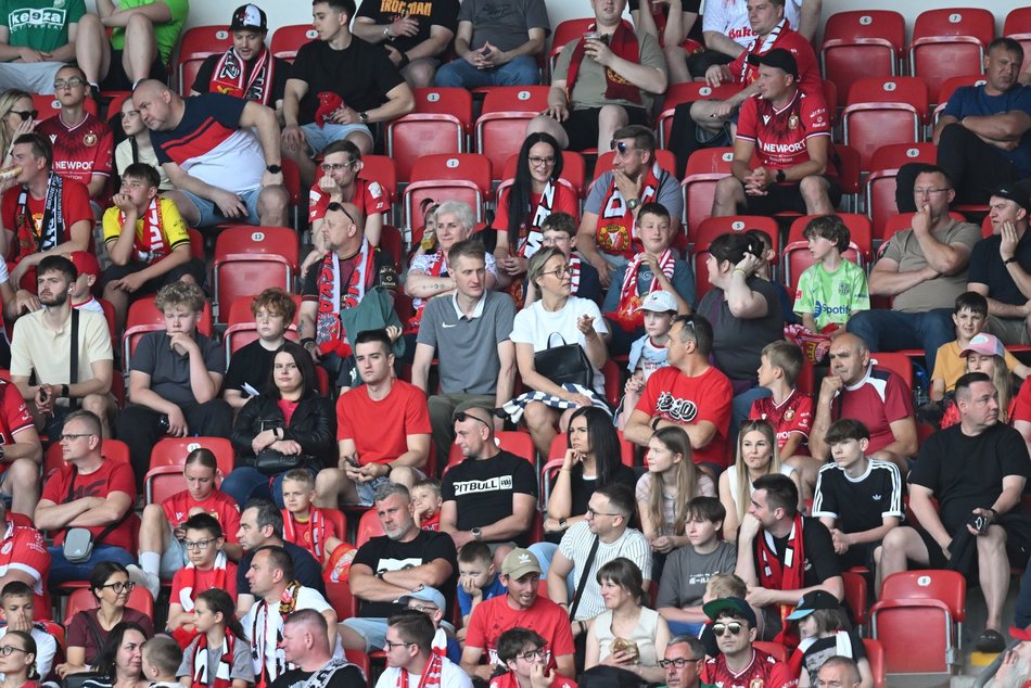 Łódź. Kibice na meczu Widzew II Łódź - Pelikan Łowicz. Odszukaj się w galerii!