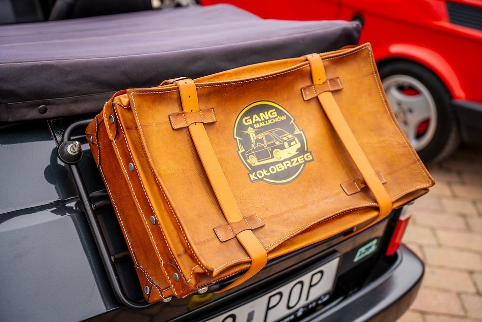 Łódź. Parada maluchów w Manufakturze! Kultowe fiaty 126p ciągle w modzie