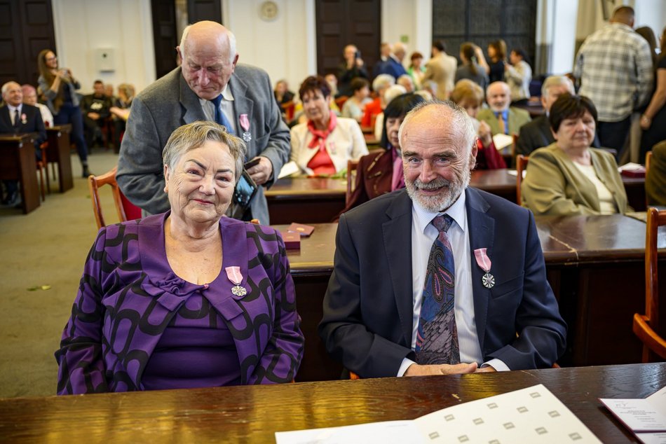 Łódź. Medale za długoletnie pożycie małżeńskie. To się nazywa wielka miłość!
