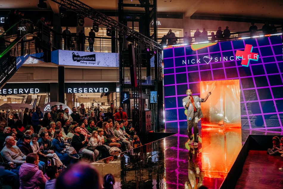 Łódź. Manufaktura Fashion Week w Łodzi. Kolekcja Jarosława Ewerta, koncert Andrzeja Piasecznego i więcej