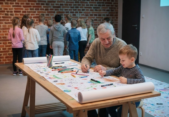 Łódź. Dziadek i wnuczek