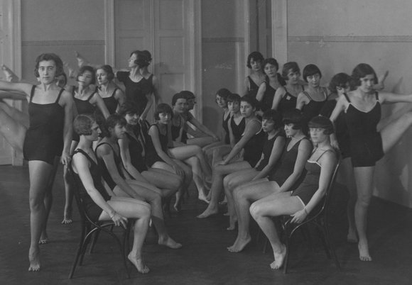 Łódź. Uczennice Szkoły Rytmiki i Tańca Janiny Mieczyńskiej w Warszawie