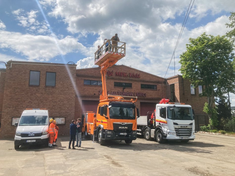 Łódź. MPK Łódź ma nowy wóz wieżowy. Usprawni naprawy sieci trakcyjnych