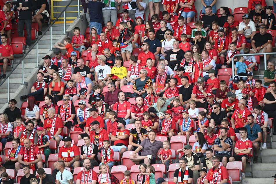 Łódź. Kibice na meczu Widzew II Łódź - Pelikan Łowicz. Odszukaj się w galerii!