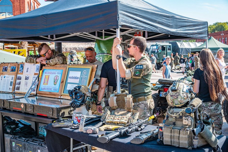 Piknik weterana w Manufakturze