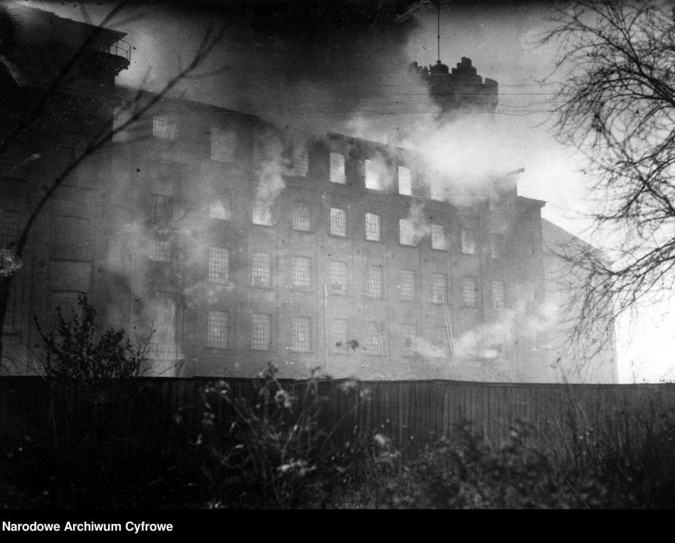Pożary w przedwojennej Łodzi. Zobacz, jak dawniej wyglądały akcje gaśnicze.