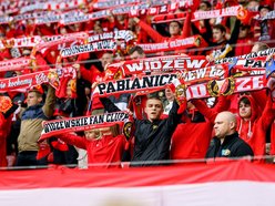 Łódź. Kibice na meczu Widzewa Łódź z Rakowem Częstochowa