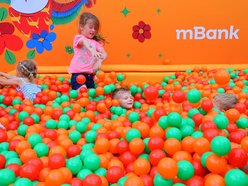 Megazabawa w strefie mBanku z okazji 602. Urodzin Łodzi. Pasaż Schillera zaprasza