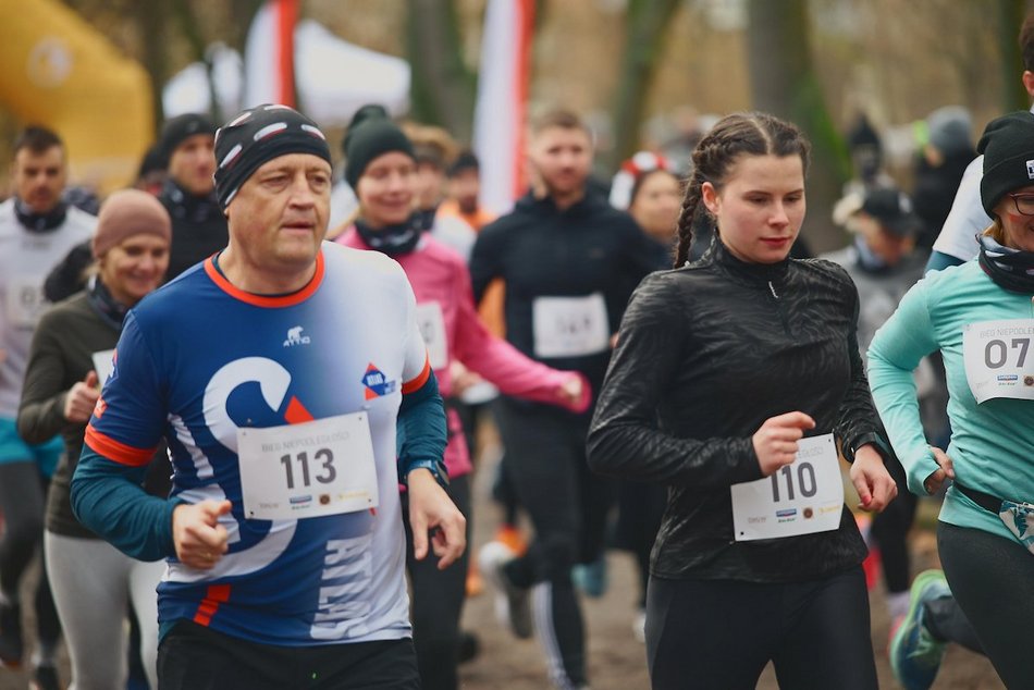 Łódź. Bieg Niepodległości w parku Julianowskim