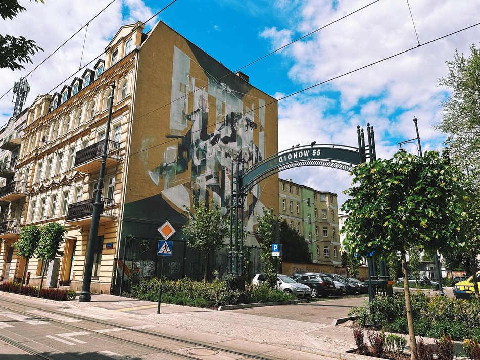 Łódź, ul. Legionów, zieleń, mural