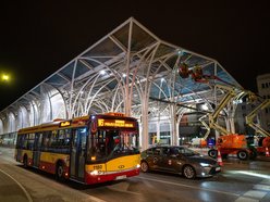 Wielkie sprzątanie Stajni Jednorożców. Przystanek umyty po sam dach!