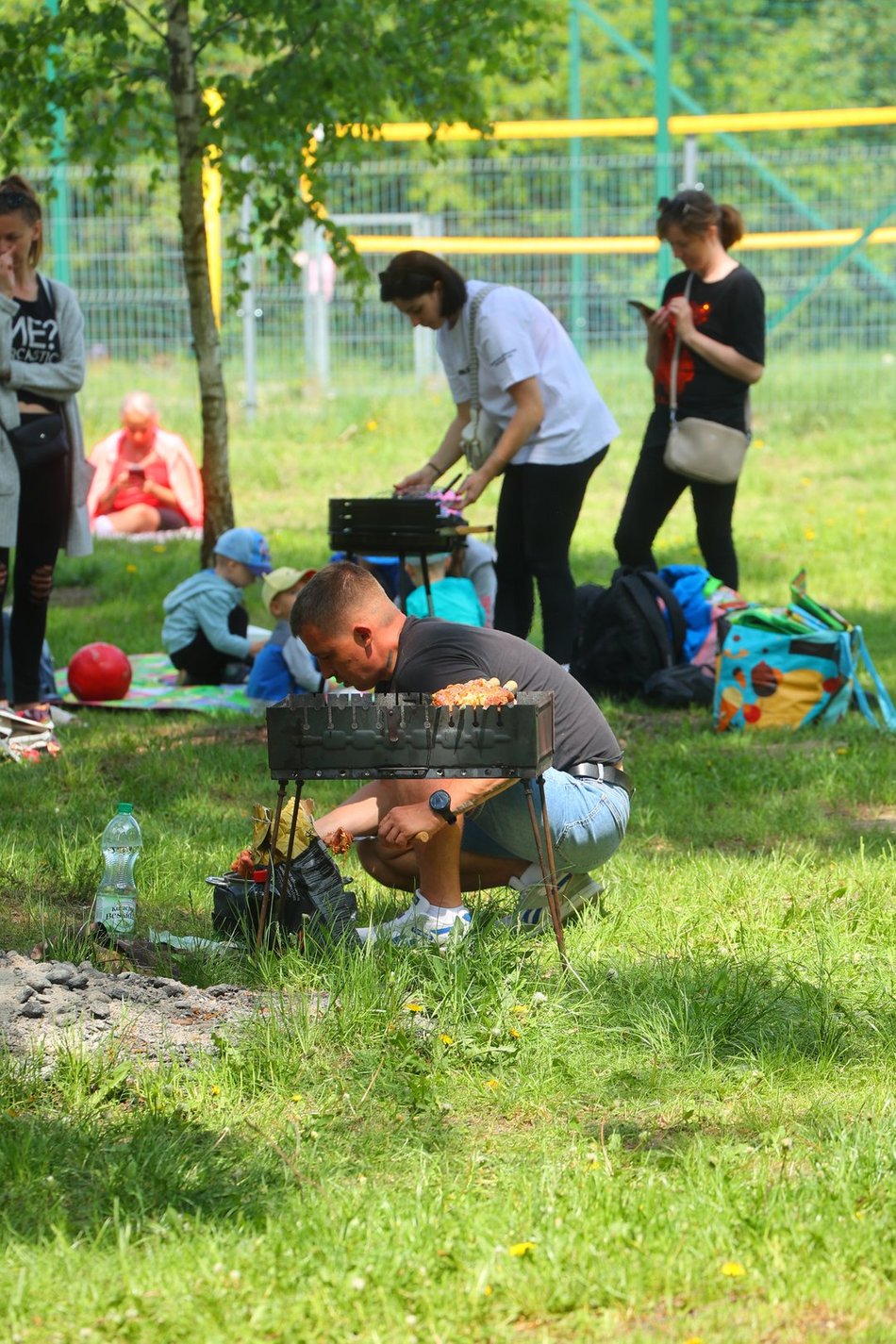 Łódź. Piknik na Młynku w Łodzi. Dmuchańce, alpaki, gigantyczne kręgle i rowery wodne