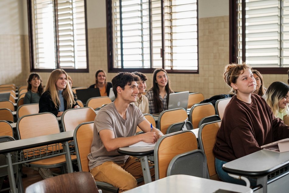 Łódź. Uczniowie w klasie