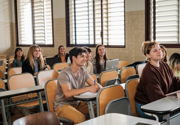 Łódź. Uczniowie w klasie