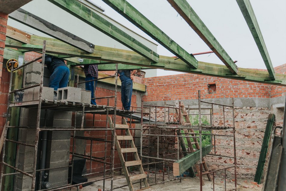 Łódź. Trwa remont kamienicy przy Włókienniczej 1 w Łodzi. To ostatni element metamorfozy ulicy!